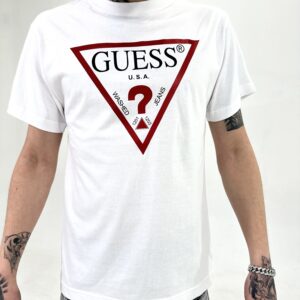 Remera GUESS clasica