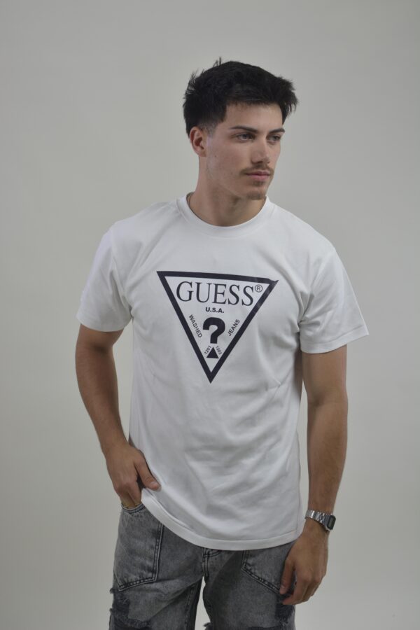 Remera GUESS negra