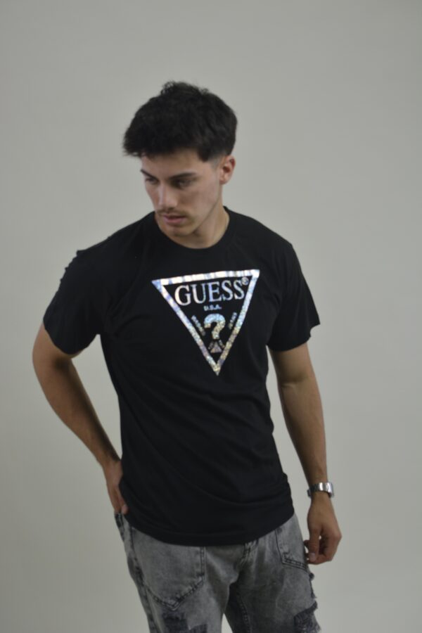 Remera GUESS negra