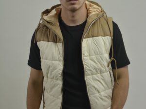 Chaleco con capucha